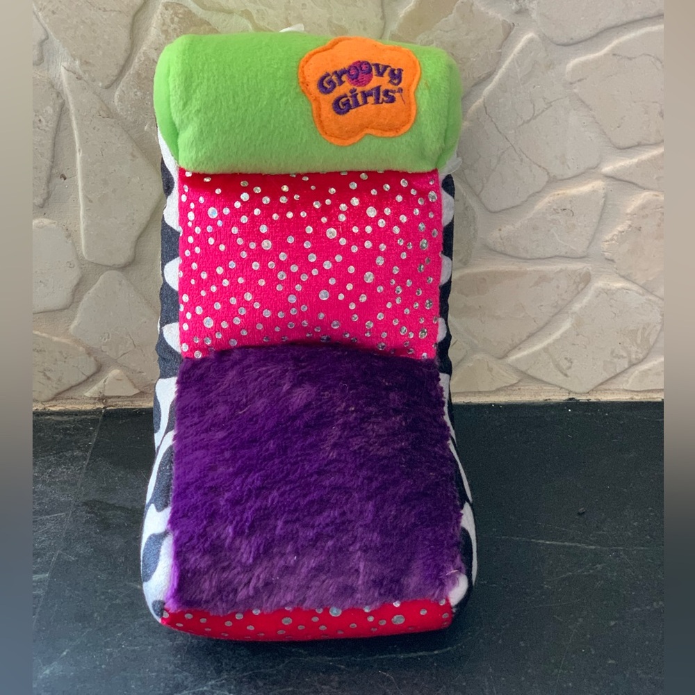 GROOVY GIRLS | Stuffed Colourful Gaming Style Chair